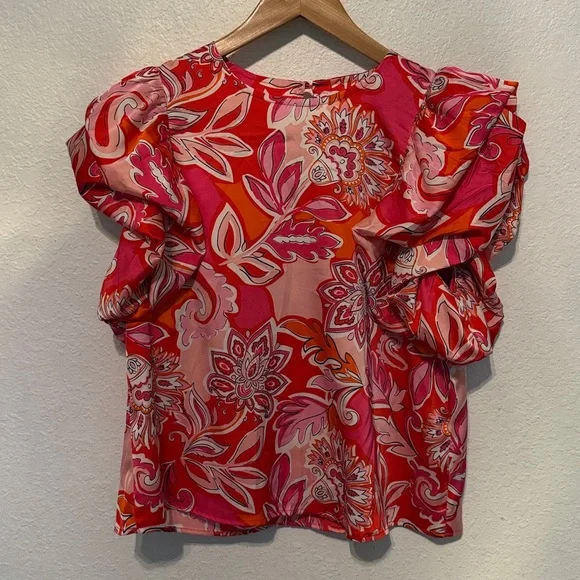 Perfect THML floral satin puff sleeve top medium - Picture 7 of 11
